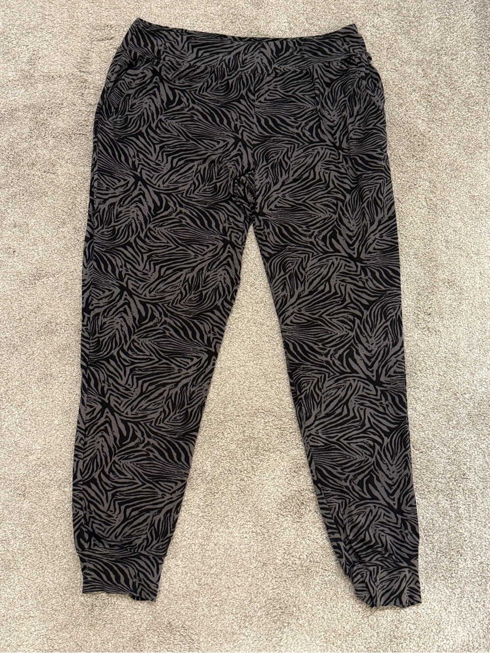 Zebra Print Pajama Jogger Pants Women’s L Gray Black Lounge